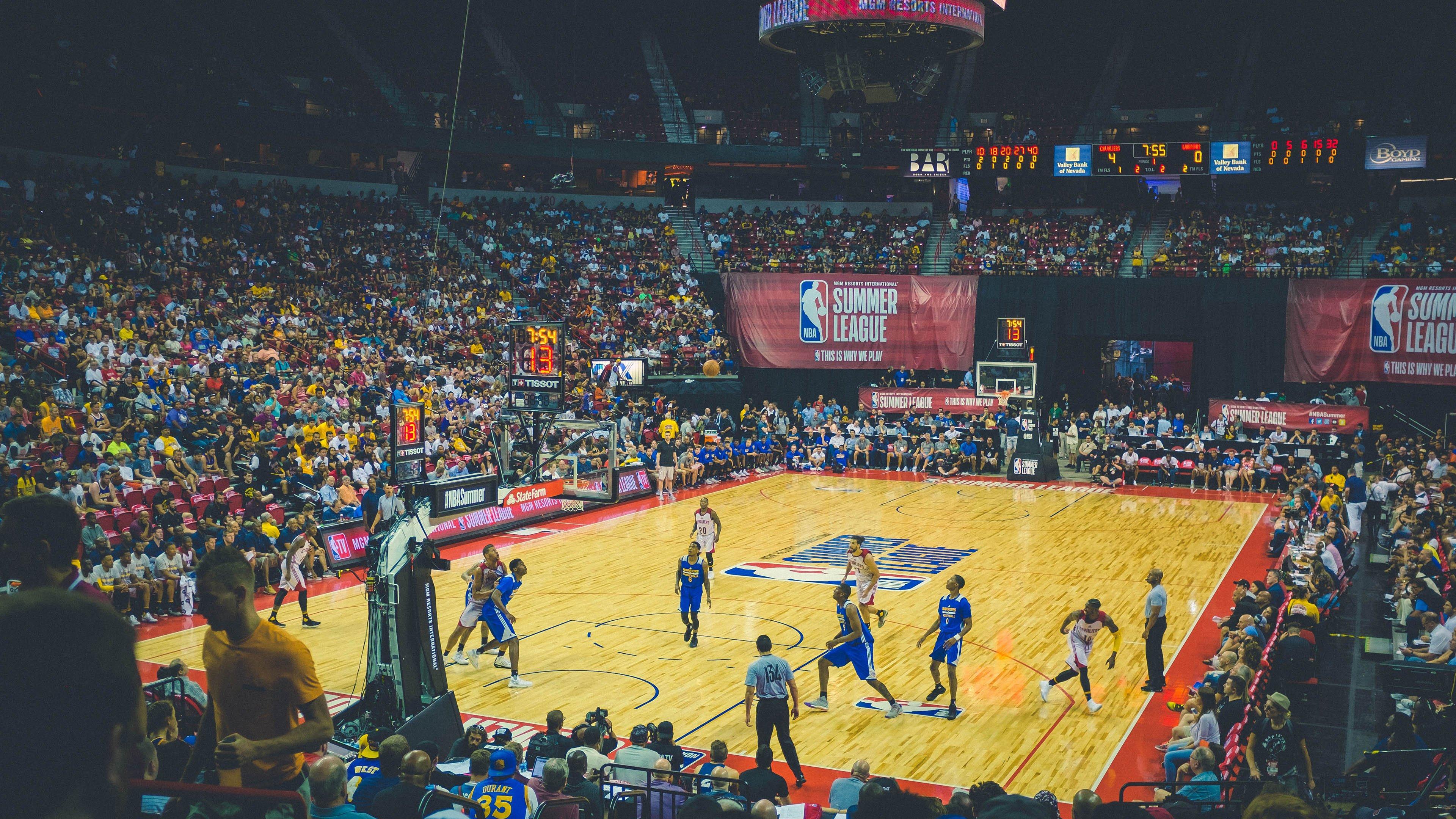 烈日下的意志较量，36℃高温中的体育精神绽放